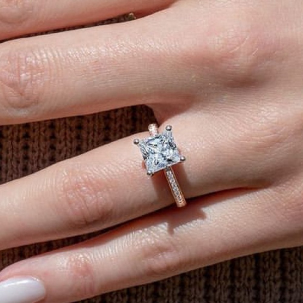 NEW💍925 STERLING SILVER DIAMOND ENGAGEMENT RING, CUTE RING, SHINY RING. - Picture 2 of 6